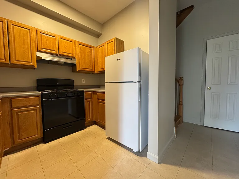 558-612 E Main St #598C — Photo 6