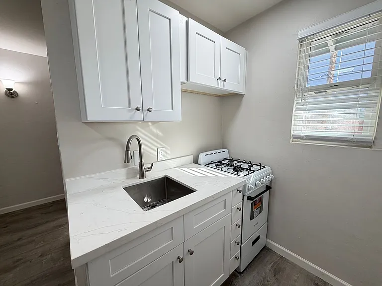 829 N 4th Ave — Photo 11
