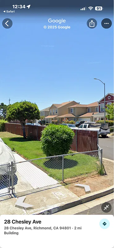 Have a nice yard, close to freeway. — Photo 1