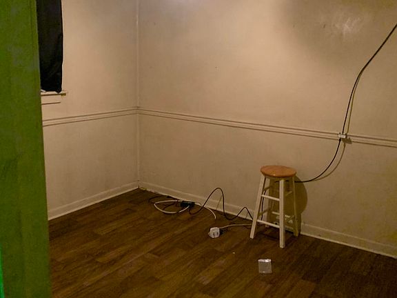 3rd image of 703 Dabbs St