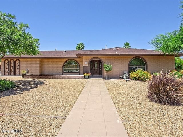 1st image of 925 Castillo Dr S
