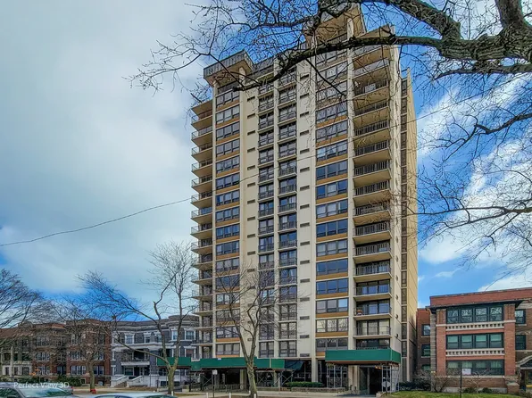 5471 S Hyde Park Blvd APT 8B, Chicago, IL 60615