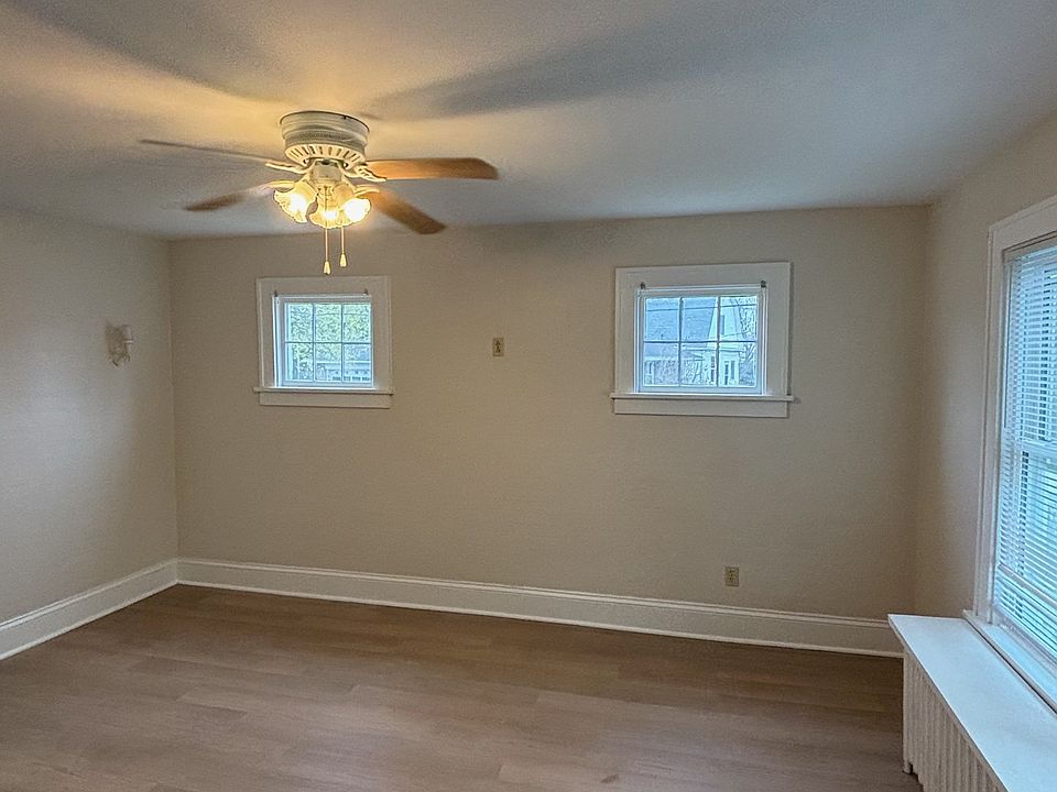 1st image of 23 W Erie St #1R