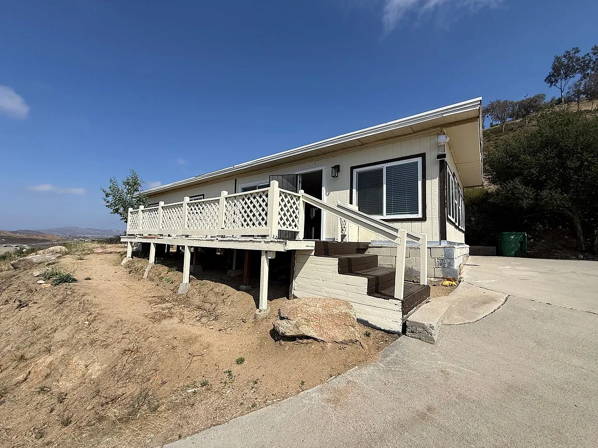 Building Photo - 29225 Crawford Canyon Rd #B