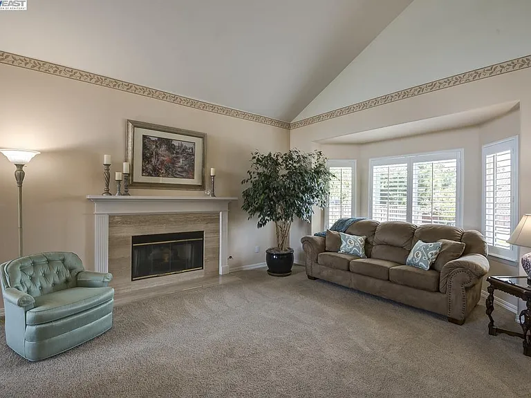 3644 Glasgow Cir — Photo 5