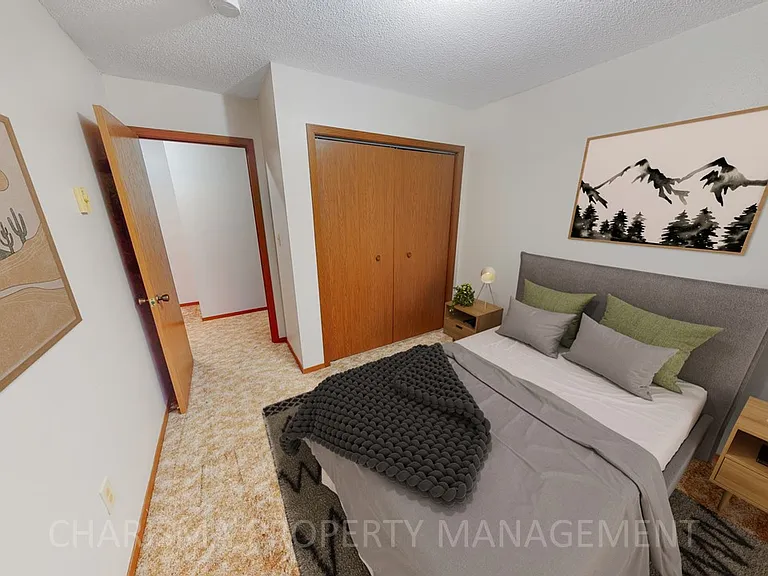 Park Apartments — Photo 8