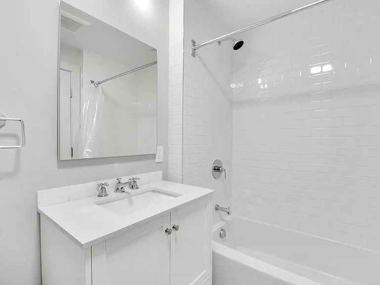 466 Henry St #1 — Photo 6