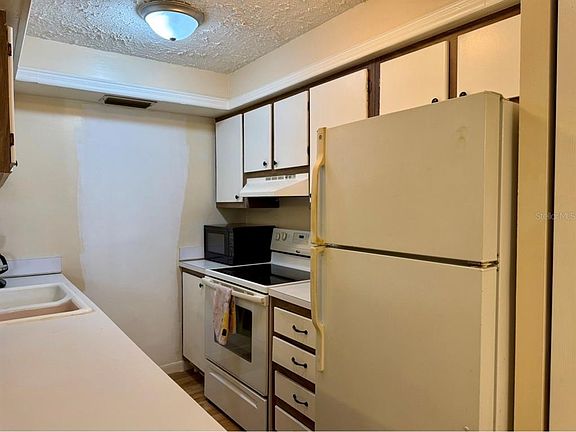 4th image of 105 47TH AVENUE DRIVE W #374