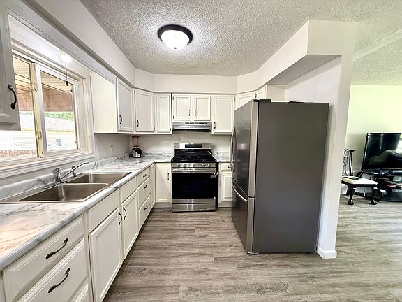 5th image of 1630 Harper Dr