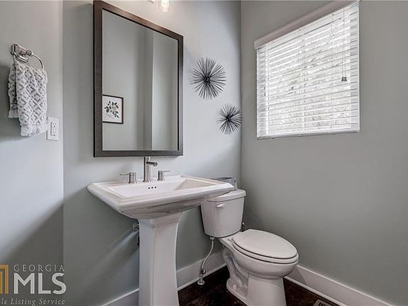 4th image of 735 Taylor Ct NE #0