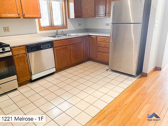 2nd image of 1221 W Melrose St APT 1F