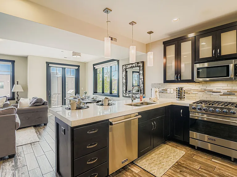 3688 Blackstone Dr — Photo 6