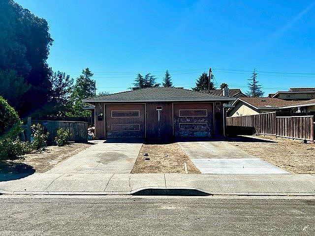 1st image of 660-662 Oldham Way