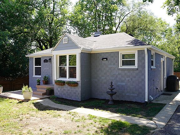 2nd image of 1534 S Centennial St
