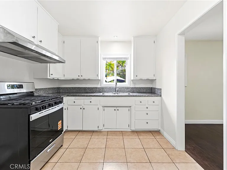 703 S Harbor Blvd — Photo 38