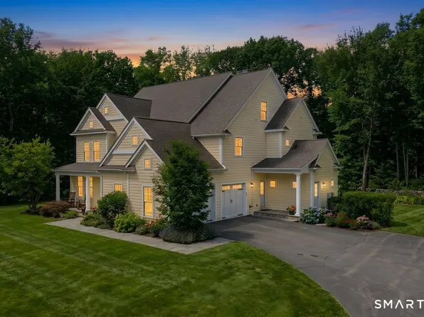 17 Bittersweet Way, Stonington, CT 06378