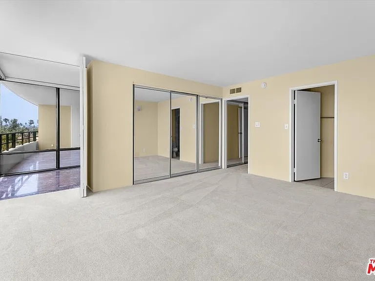 4265 Marina City Dr #101 — Photo 22