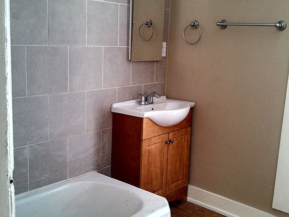 3rd image of 508 W College St