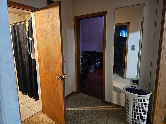 5th image of 805 N 11th St