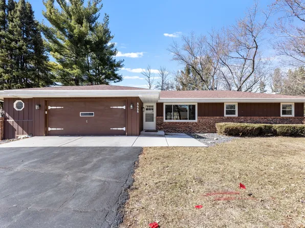 8668 Yosemite Dr, Byron, IL 61010