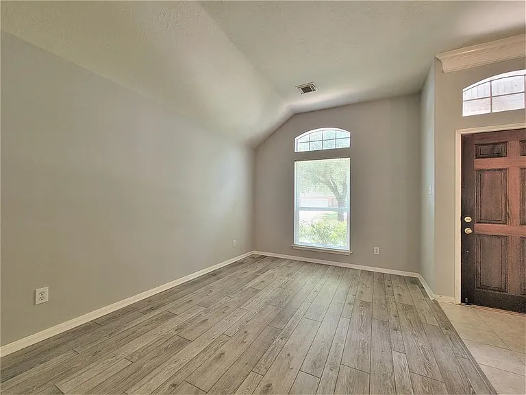 13910 White Oak Glen Ct — Photo 3