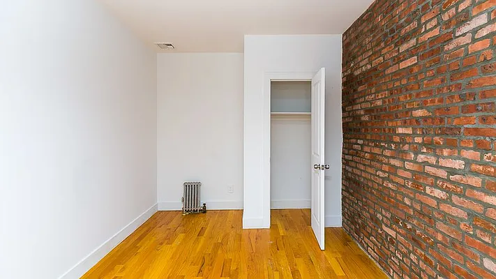 Rented by Nooklyn NYC LLC | media 43