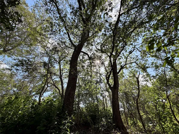 342 Riverside Dr, Bastrop, TX 78602