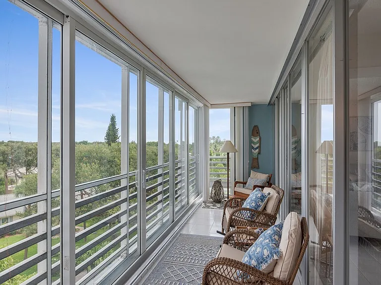 935 E Causeway Blvd #408 — Photo 6