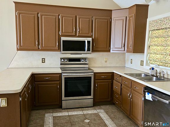 4th image of 304 Brainard Road #29