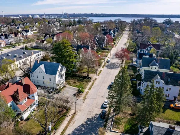 171 Arnold Ave Unit B, Providence, RI 02905
