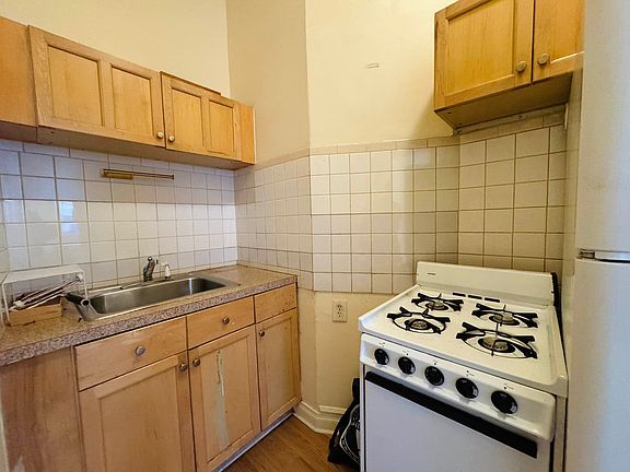4th image of 461 Saint Marks Ave #2F