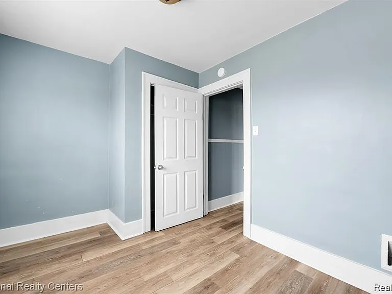 39 E Brockton Ave — Photo 17
