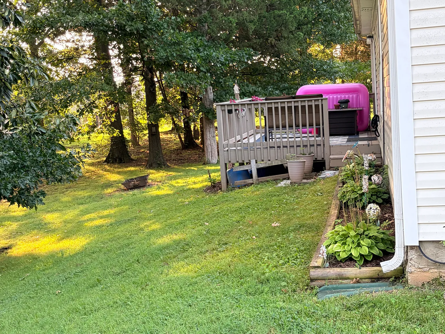 3 bed, 1295 sqft, $2,000 — Photo 2