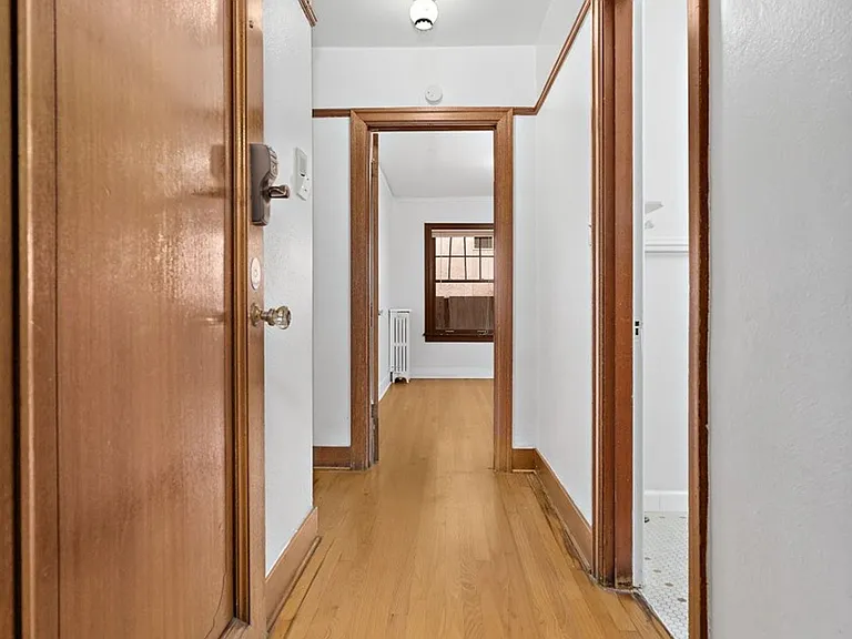 Silver Apartments — Photo 9
