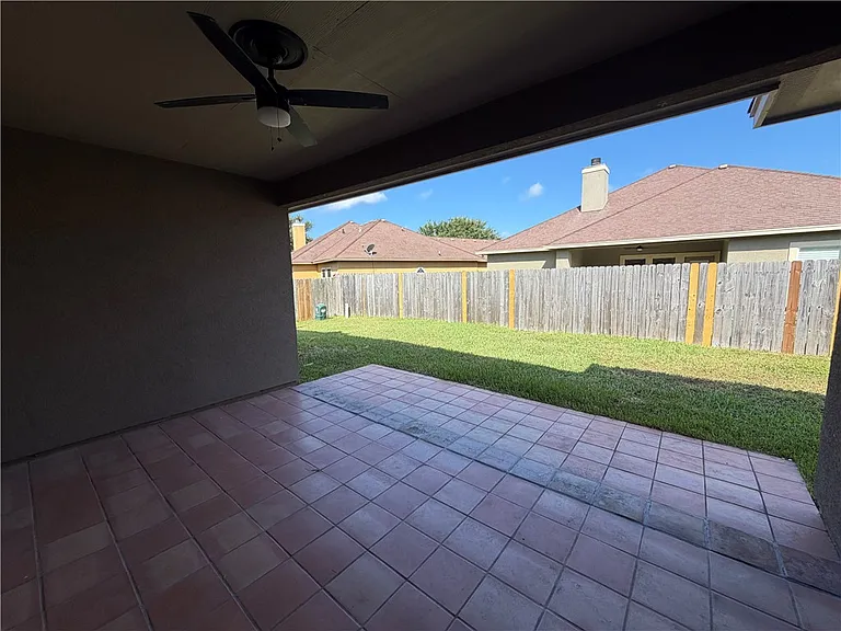 8317 Pocono Cir — Photo 32