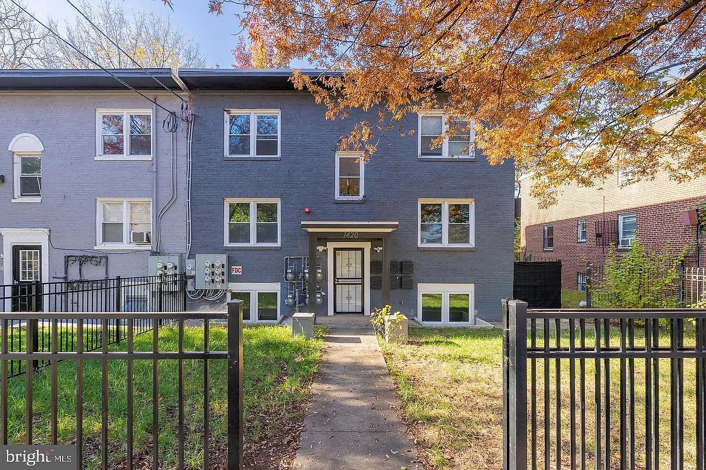 5 bed, 1200 sqft, $4,700 — Photo 1