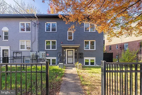 1420 Eastern Ave NE #6A Photo 1