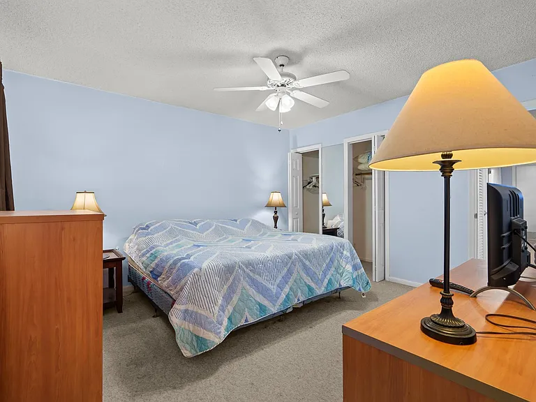 2100 NE 38th St #243 — Photo 24