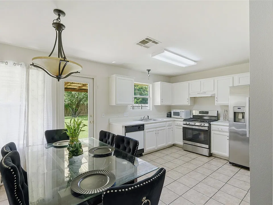 310 Raintree Dr