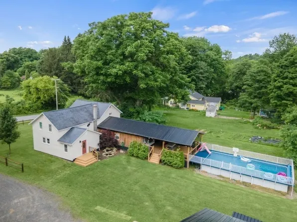 4 W Malloryville Rd, Freeville, NY 13068