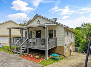 2420 Scenic Mountain Dr, Sevierville, TN 37876