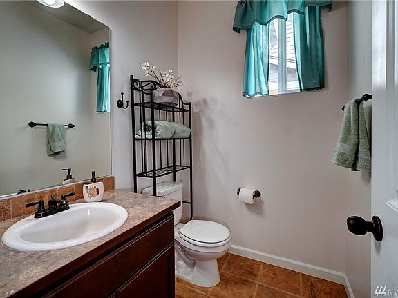 4th image of 18428 11th Avenue Ct E