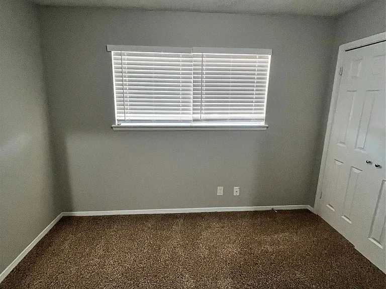 22318 Meadowgate Dr — Photo 12