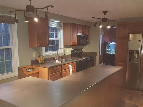 4th image of 8856 Sherwood Dr NE