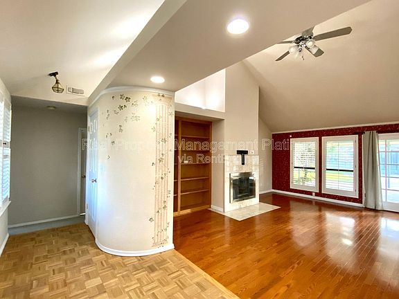5th image of 672 W Ellery Ave