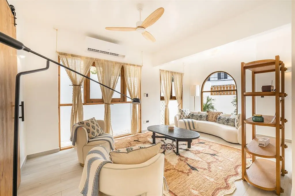 9 bed, 11.5 bath, 6500 sqft, $29,000 — Photo 4