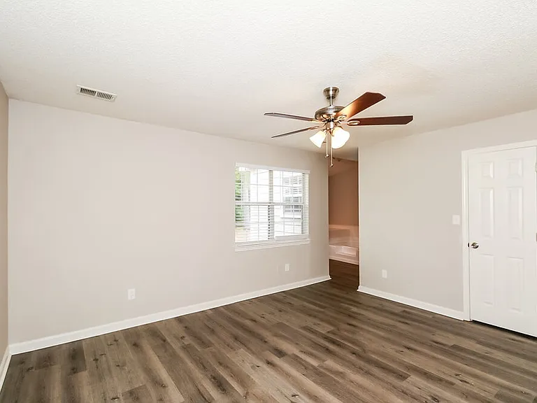 1573 Glynn Ct — Photo 10