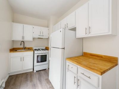 32 W 10th St #4, Bayonne, NJ, 07002