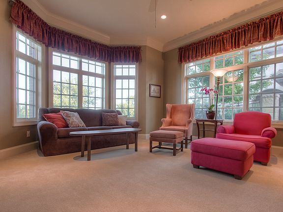 5th image of 3718 Aviemore Dr