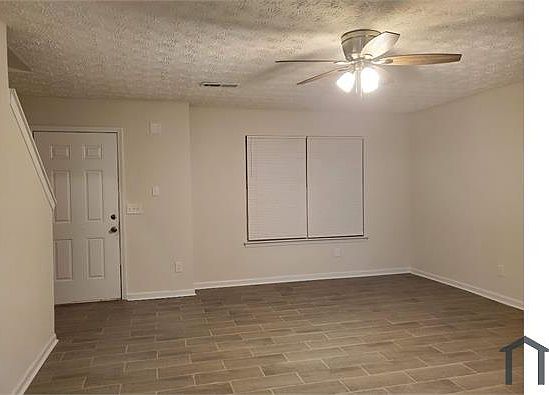 5th image of 2941 Fields Dr
